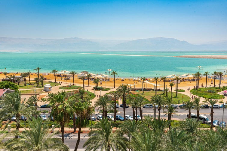 dead_sea_beach_1 israel itinerary 7 days