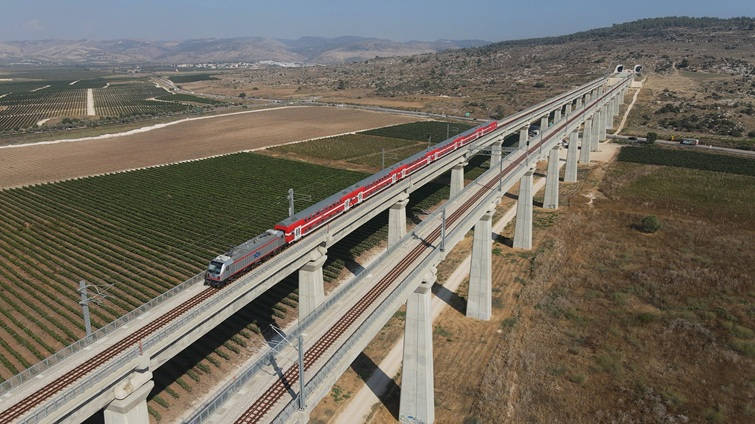 Ayalon_valley_railway_viaduct1 train in israel