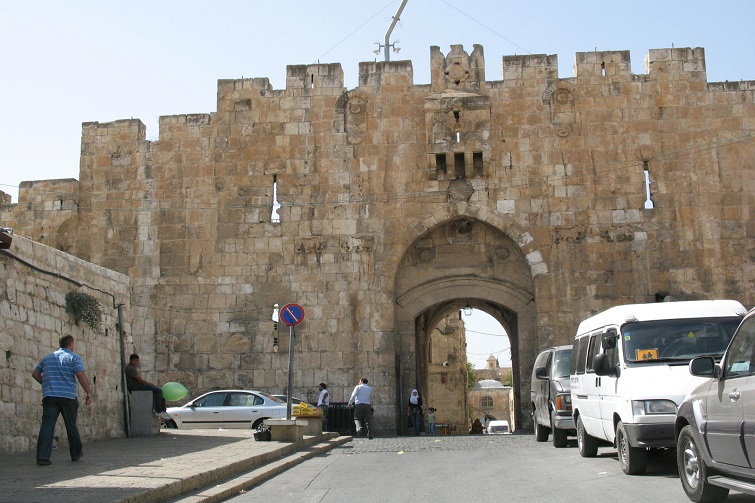 the lions gate in jerusalem walls