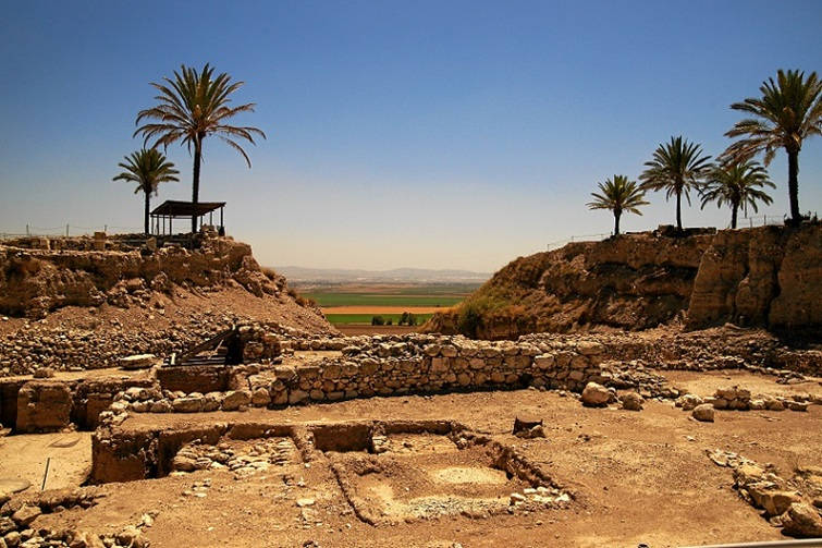 tel megiddo ruins