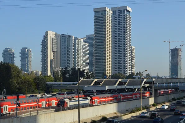 tel aviv train station