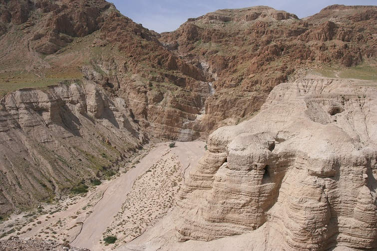 qumran caves near the dead sea in israel