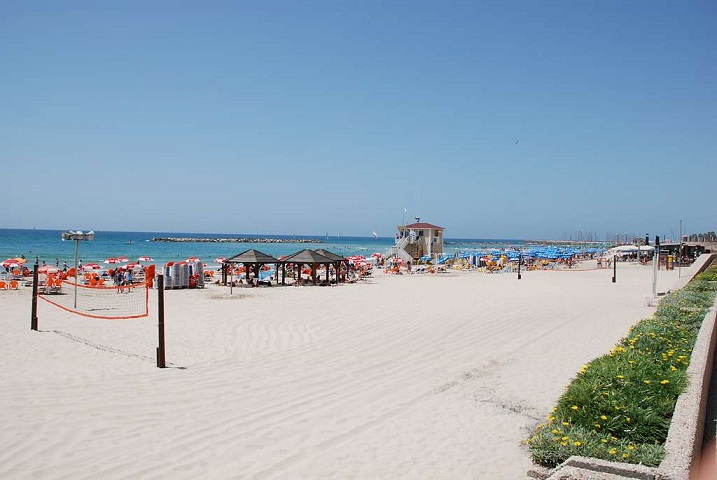 Frishman beach in tel aviv