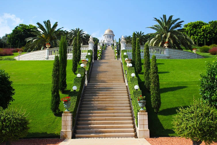 stairs to bahai gardens in haifa