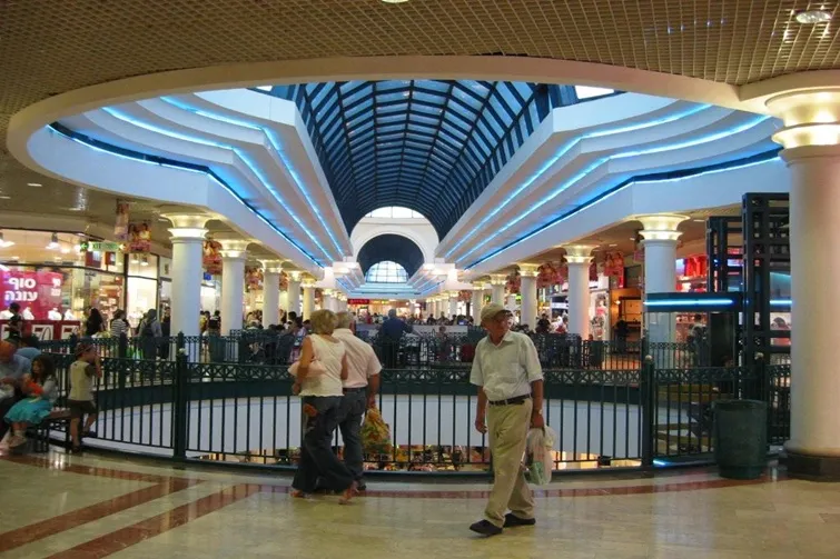 inside malha mall jerusalem