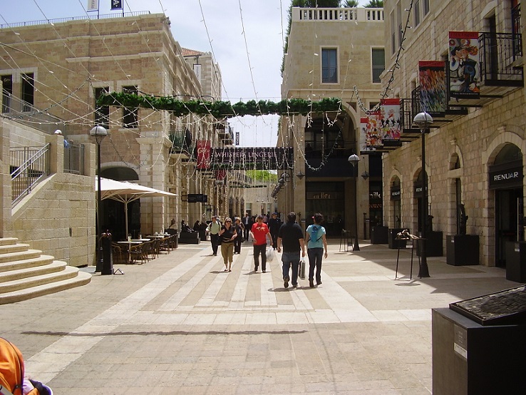 mamilla pedestrian mall in jerusalem