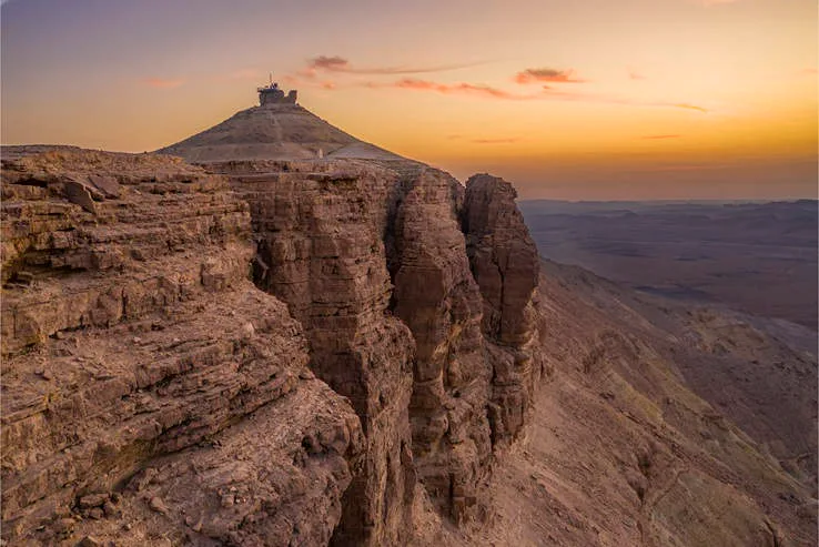 mitzpe ramon crater in israel