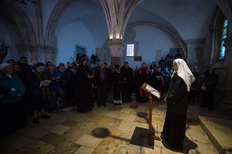 prayer at room of last supper in jerusalem