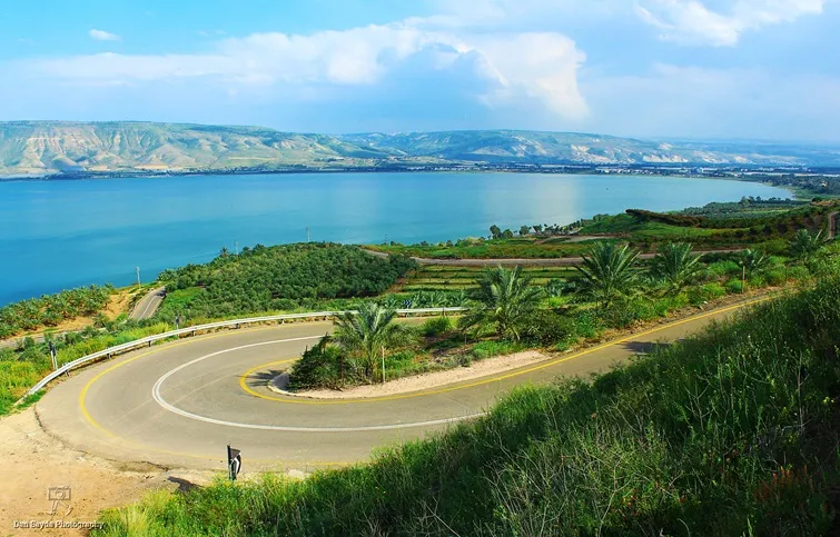 sea_of_galilee_panorama road going to the sea of galilee in israel